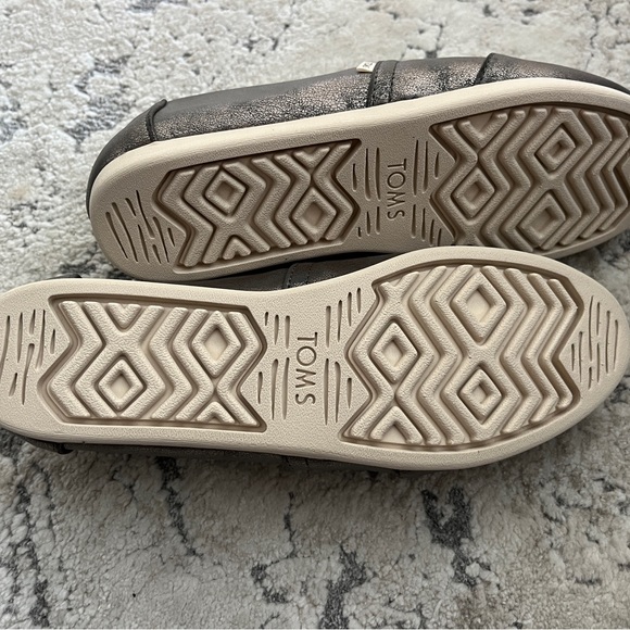 TOMS ALPARGATA FORGED IRON SHIMMER CLASSIC SLIP-ON - Picture 3 of 3